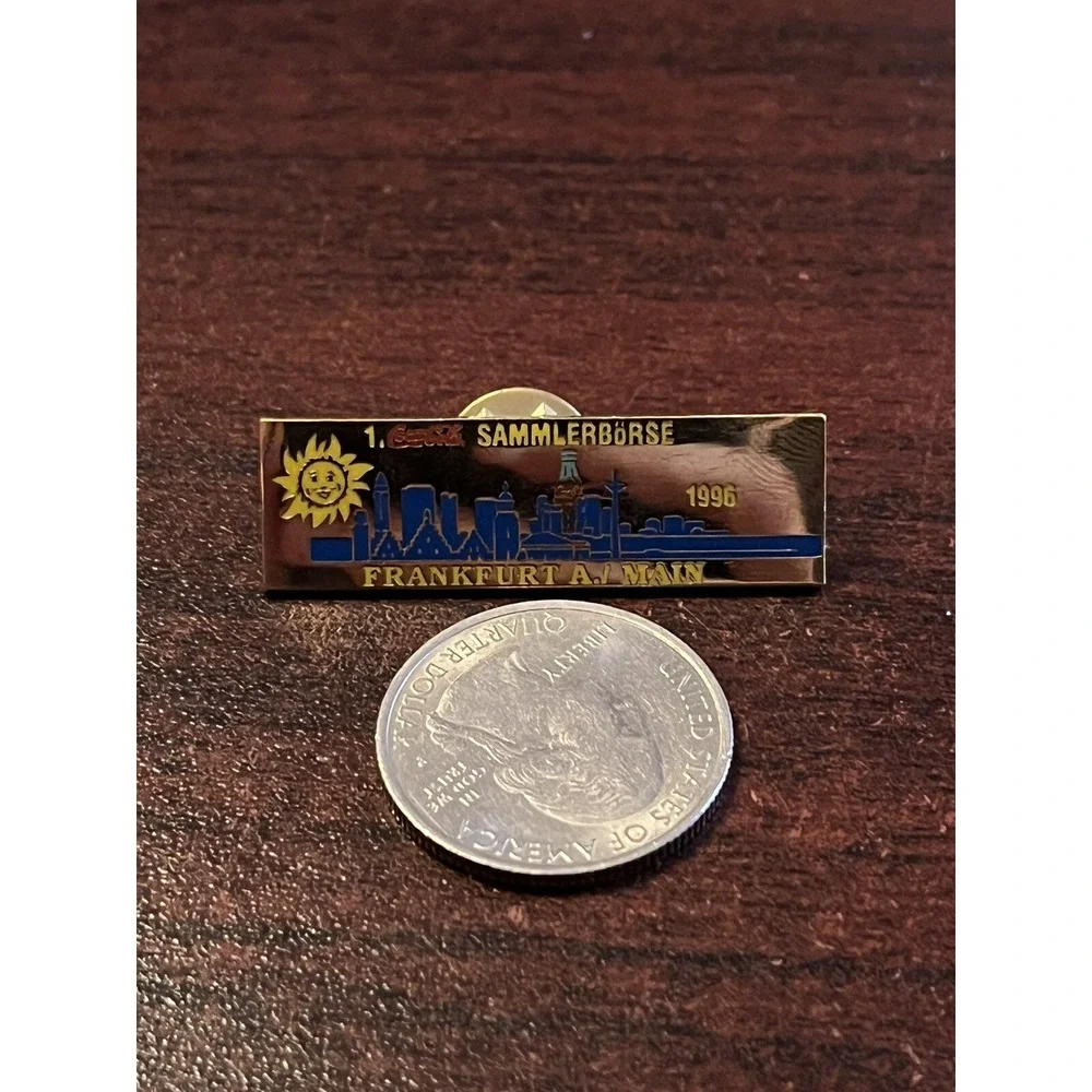 Vintage 1996 Coca-Cola Coke Sammlerborse Frankfurt Lapel Hat‎ Pin